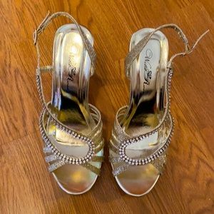 Women’s/Teen Size 6 Gold Glitter & Rhinestoned Heels